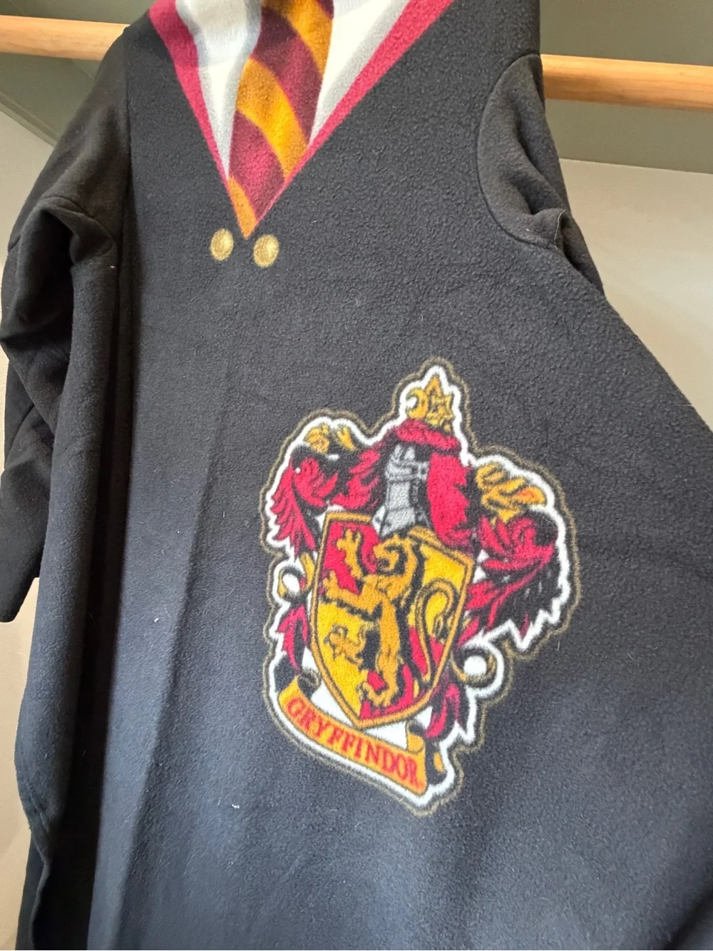 Gryffindor Hogwarts Robe Fleece SNUGGIE blanket with Tie and crest Graphic